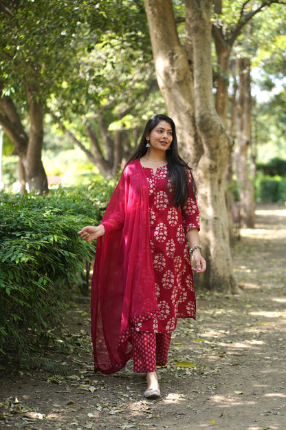Red block floral straight suit set