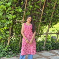 Adoring pink flowery straight kameez - Jonaya