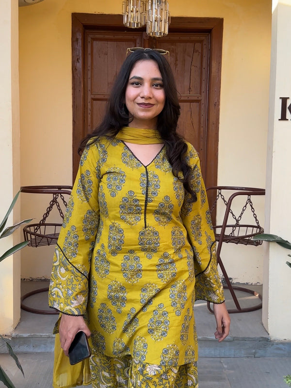 Spring Green black Farshi set