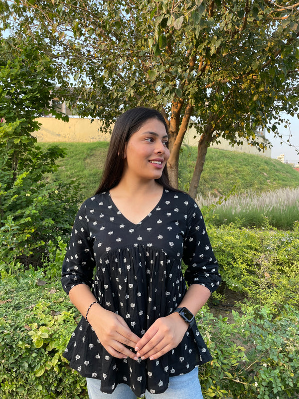 Black motif peplum top - Jonaya