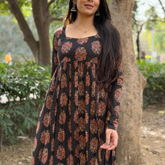 Black Red front slit kameez Jonaya