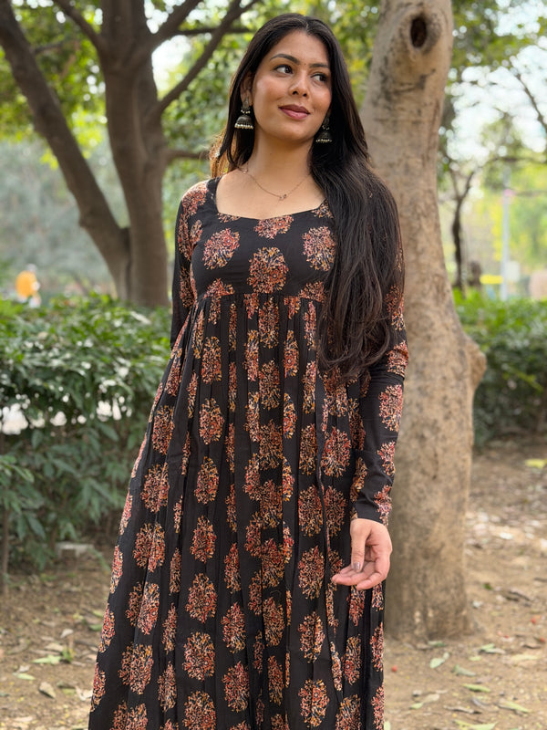 Black Red front slit kameez Jonaya