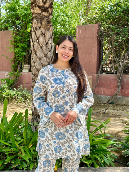 सफ़ेद आकाश समन्वय सेट