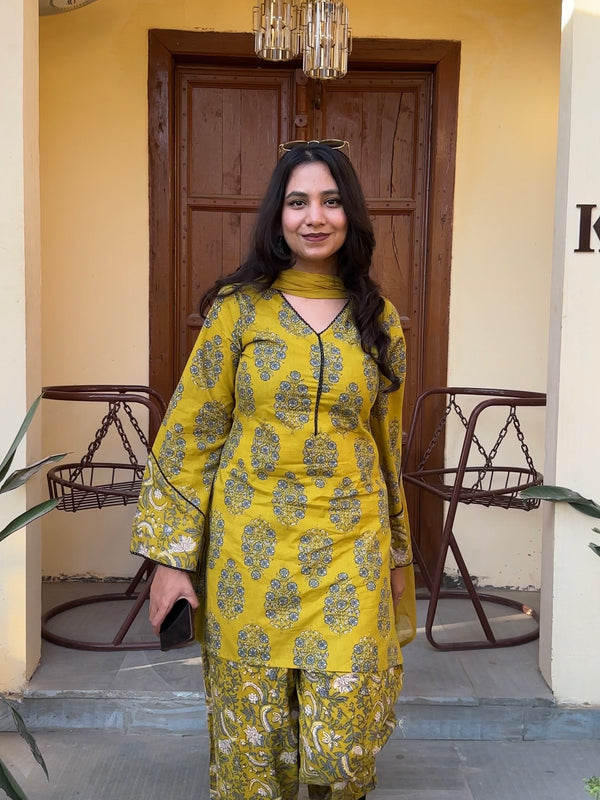 Spring Green black Farshi set