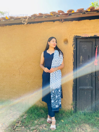 Einfarbiges Kurta-Hosen-Set mit Dupatta im Blockdruck